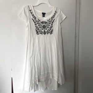 Cute white dress with black embroidery detail